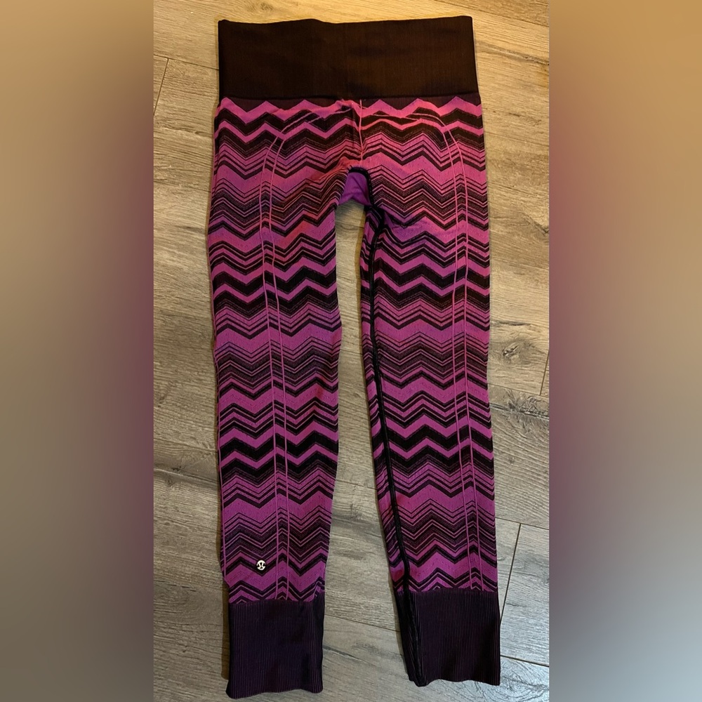 Lululemon leggings knit purple chevron size 6